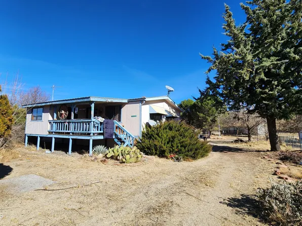 18205 S John Fry Ave, Peeples Valley, AZ 86332