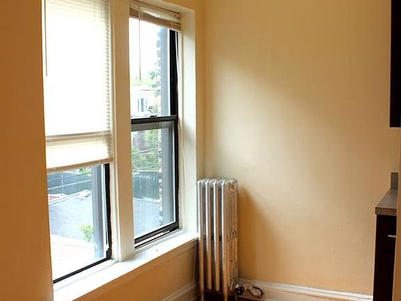 5th image of 4614 N Paulina St #1