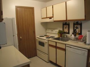 3447 Sheridan Rd APT 305, Zion, IL 60099