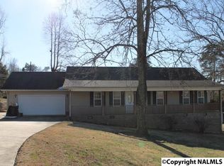 412 Leath Dr NE, Fort Payne, AL 35967
