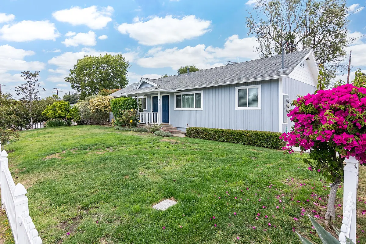 Building Photo - 452 W Los Angeles Dr #452