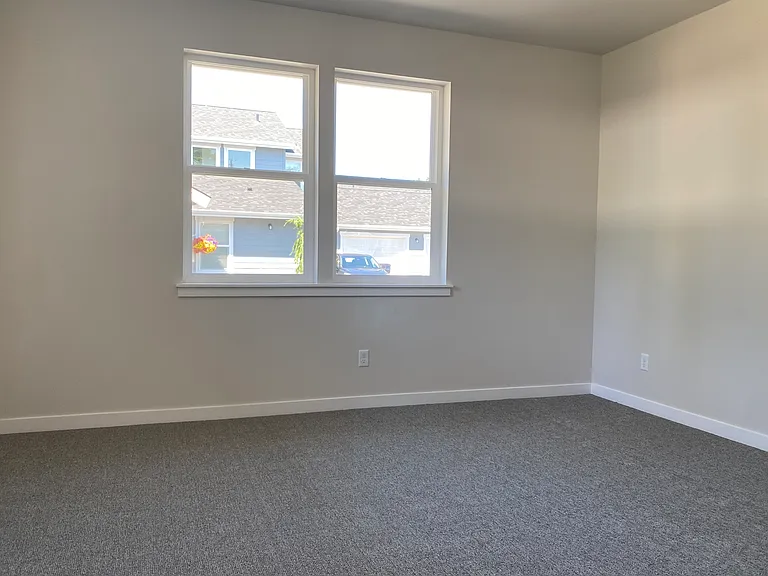 2058 Aaron Dr — Photo 11