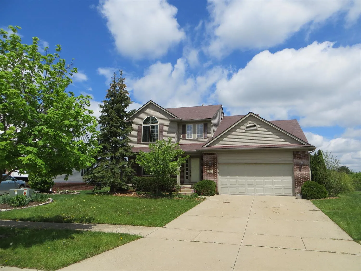 7747 Pioneer Dr photo 1