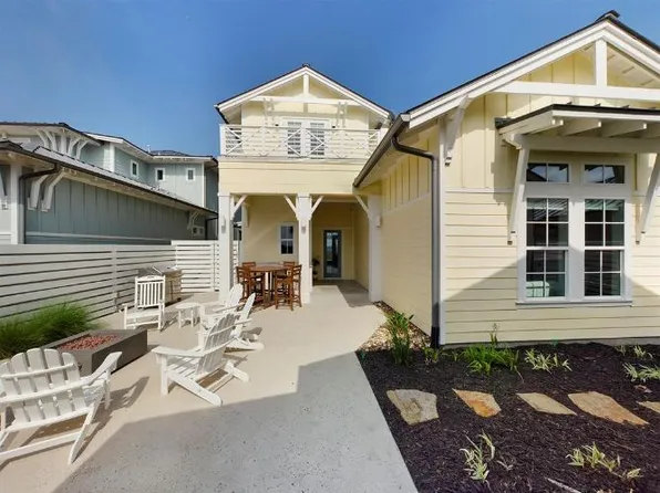 112 Reserve Ln, Rockport, TX 78382