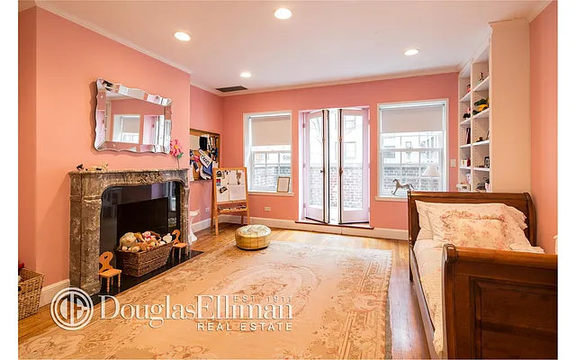 Sold by Douglas Elliman | media 27