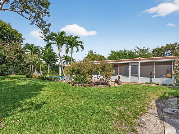 3rd image of 6720 SW 7th Street