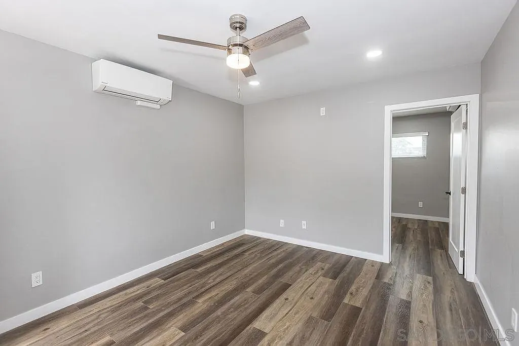 1 bed, 1.0 bath, 450 sqft, $2,400 — Photo 2