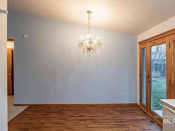 5th image of 6612 N Hastings Ave