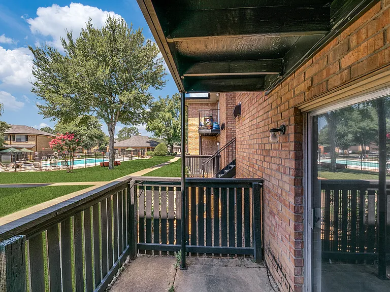 Saddle Brook — Photo 15