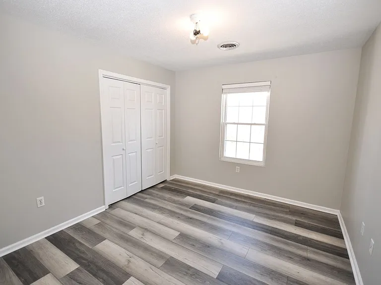 620 Oak Park Blvd #106 — Photo 36