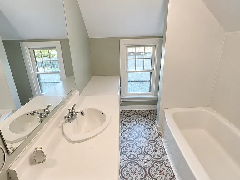 223 Highland Ave #110 — Photo 9