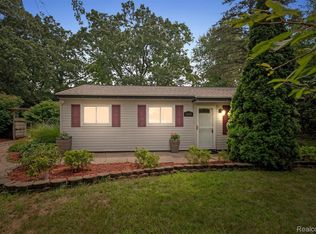 3112 Terry St, Walled Lake, MI