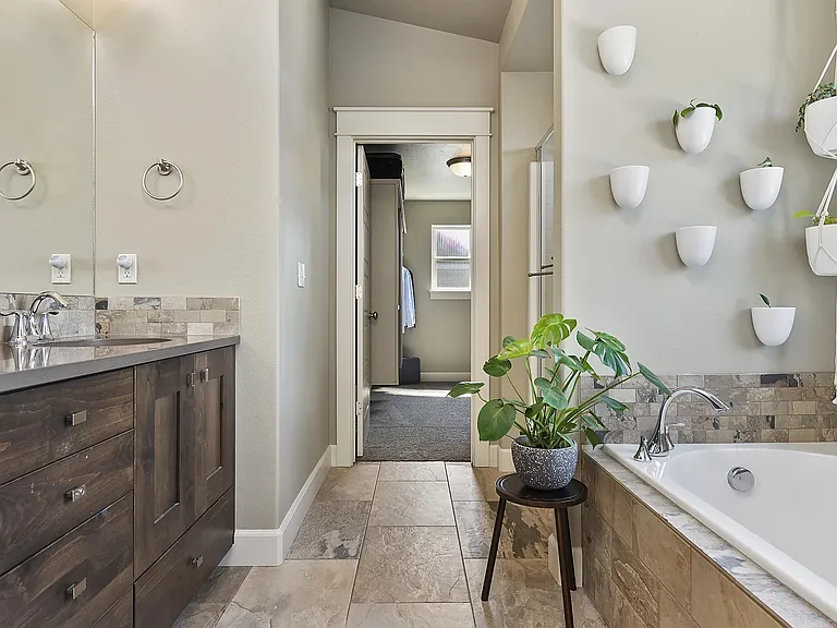 691 W Cagney St — Photo 27