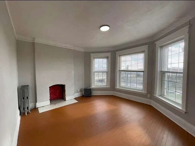 287 E Edsel Ford Fwy #1-8 — Photo 16