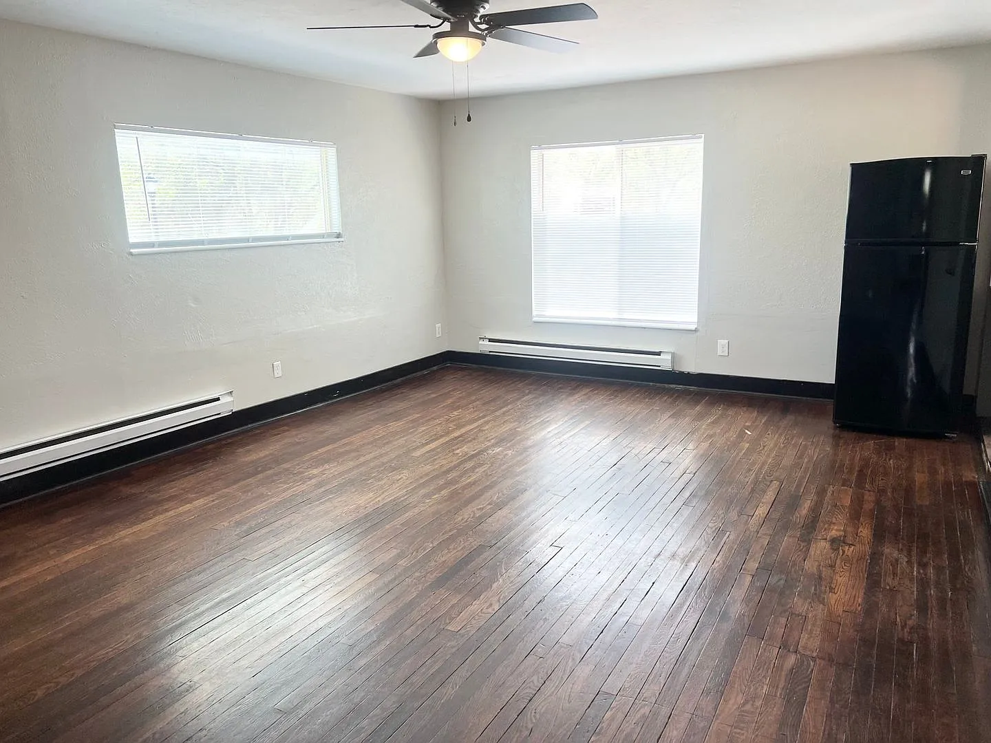Studio Cottage with a Private Yard - in Old Colorado City! — Photo 2