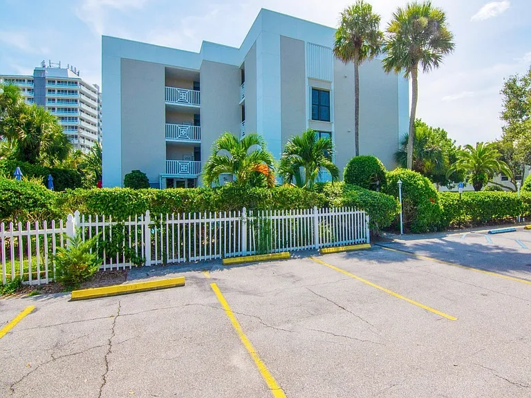 3555 Ocean Dr #203 — Photo 14