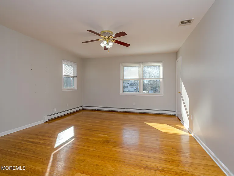 878 Green Valley Rd — Photo 17