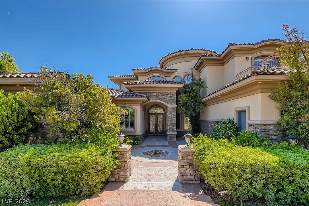 3 bed, 8.0 bath, 5849 sqft, $7,900 — Photo 1