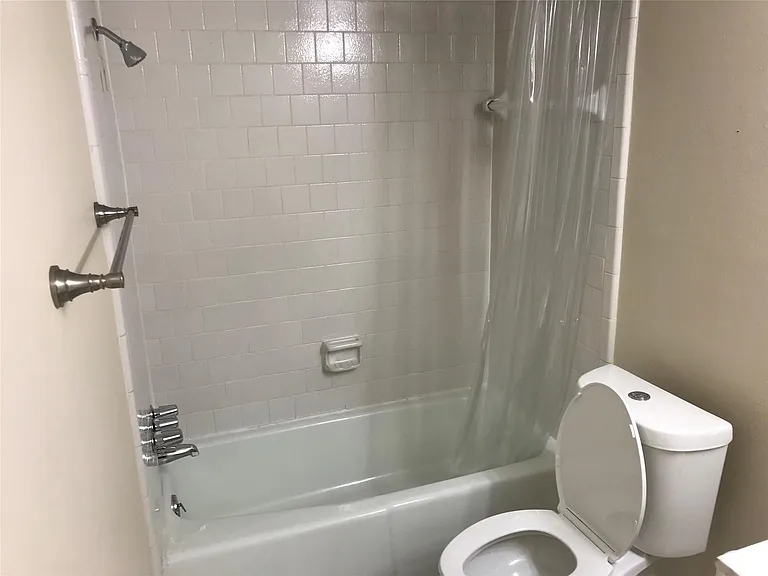 12633 Memorial Dr #106 — Photo 12