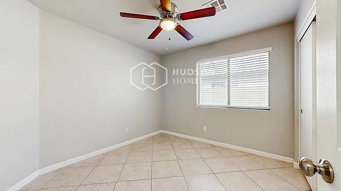15827 W Adams St — Photo 20