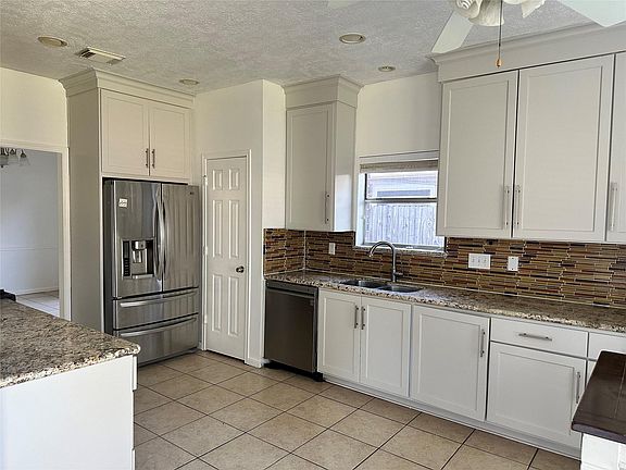 4th image of 10810 Perigrine Dr
