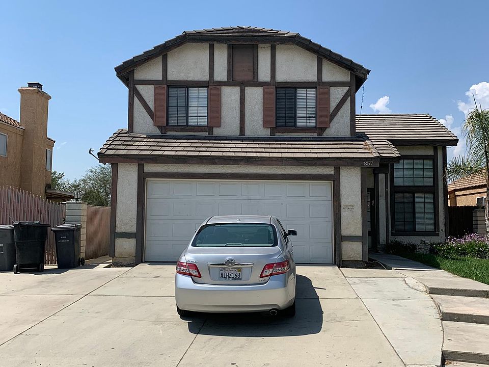 1st image of 857 Pinehurst Dr