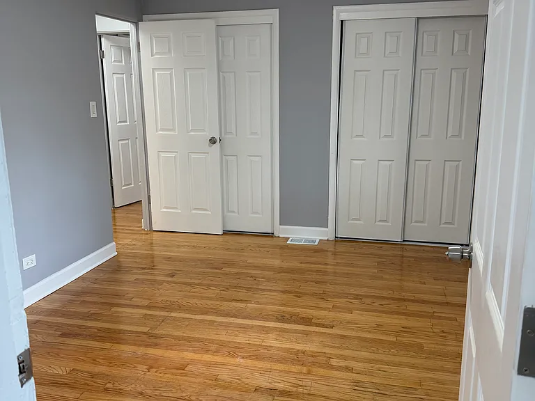 2854 W Glenlake Ave #1W — Photo 2
