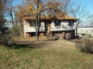 1425 Baskett St, Saint Clair, MO 63077