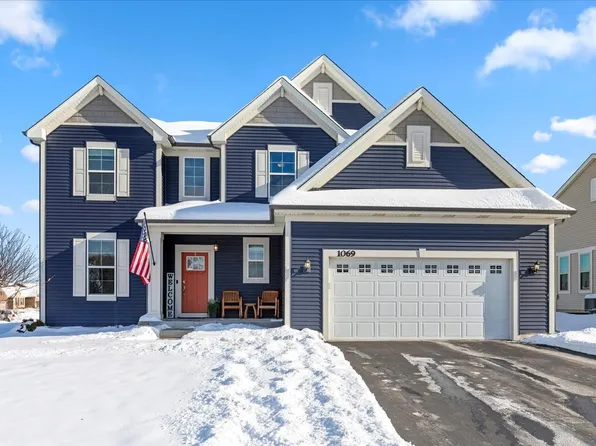 1069 Ardmoor Dr, Crystal Lake, IL 60012