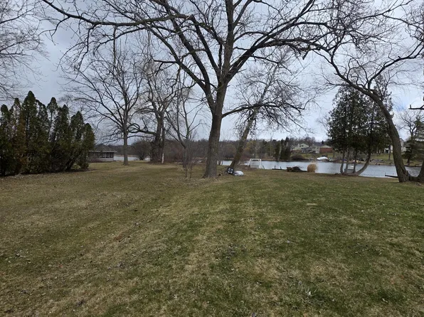 641 Dunleavy Dr, Highland, MI 48356