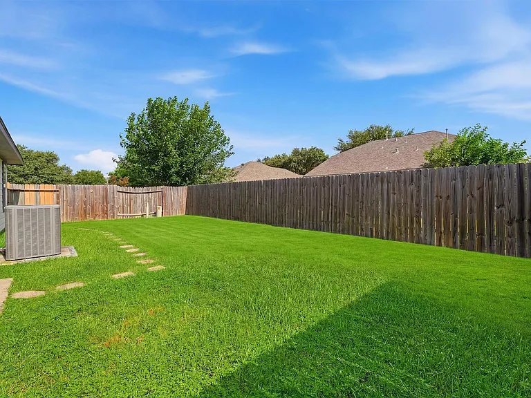 25414 Barmby Dr — Photo 21