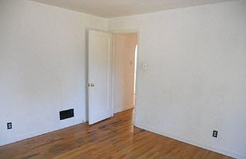 3rd image of 903 24th Ave