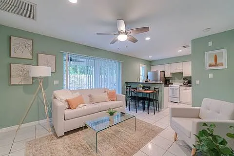 2 bed, 800 sqft, $1,599 — Photo 4