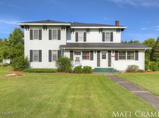 10120 Kingsbury Rd, Delton, MI 49046