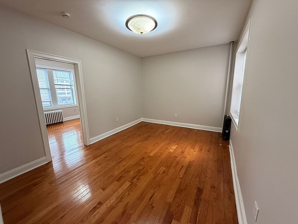 1st image of 134 Corbin Ave APT 305