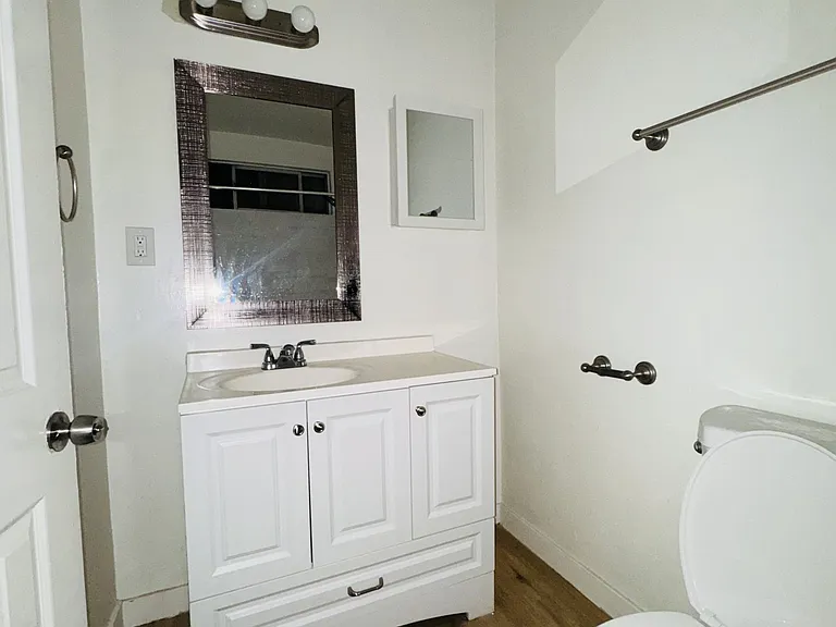 6248 Woodman Ave #17 — Photo 6