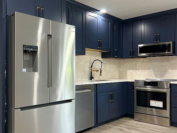 5th image of 2516 Commonwealth St APT 102
