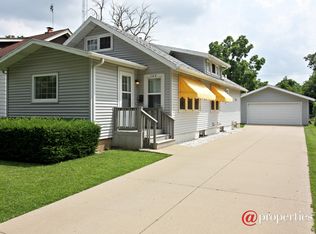 1124 Park Row St, Lake Geneva, WI 53147