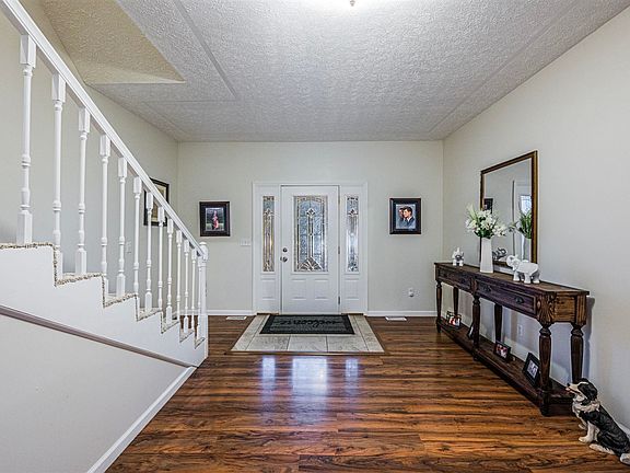 2nd image of 200 Cedar Rd