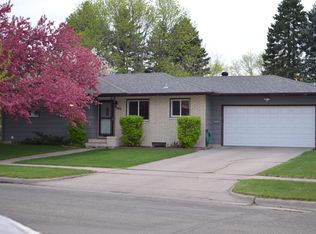 2303 19th St S, Moorhead, MN 56560