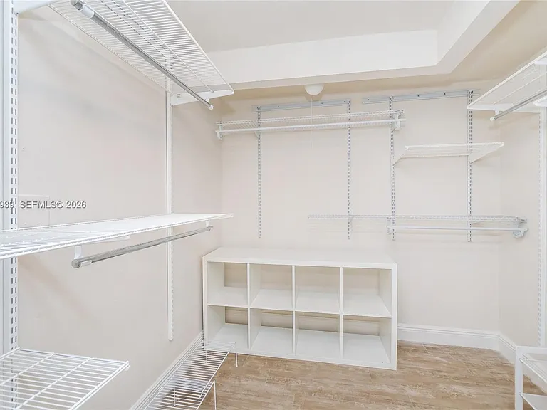 310 Harbor Ct — Photo 17