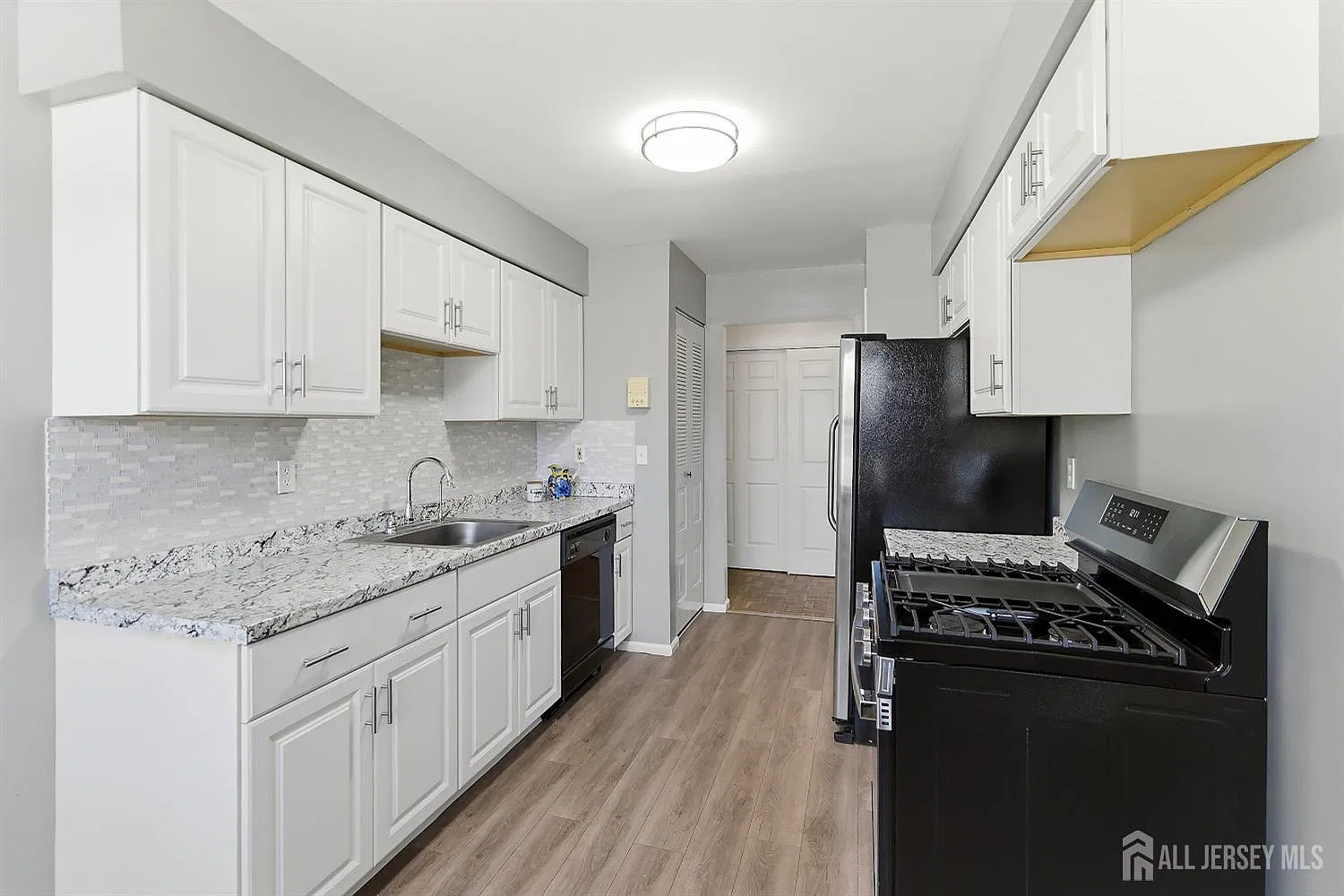 1 bed, 1.0 bath, $1,850 — Photo 3