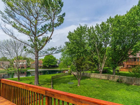 1049 Autumn Ridge Dr, Lexington, KY 40509