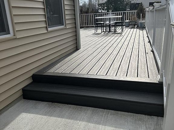 4th image of 4802 Grid St