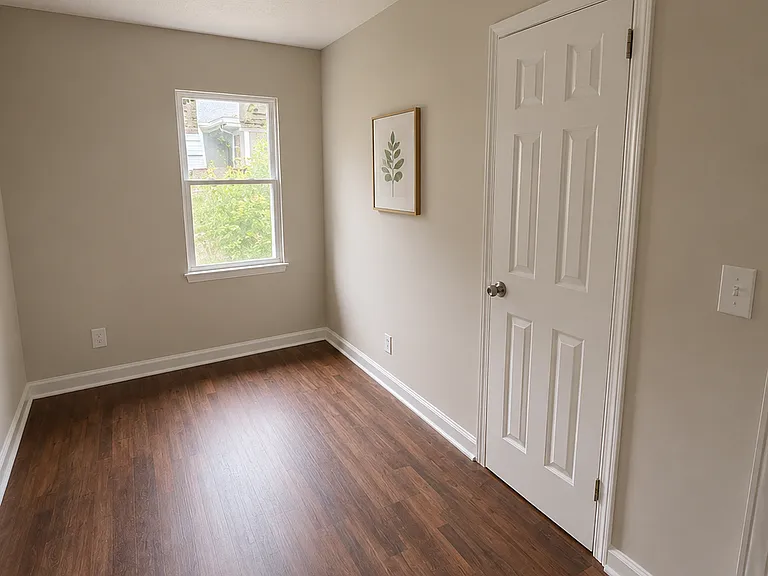 24 Carmichael St — Photo 12