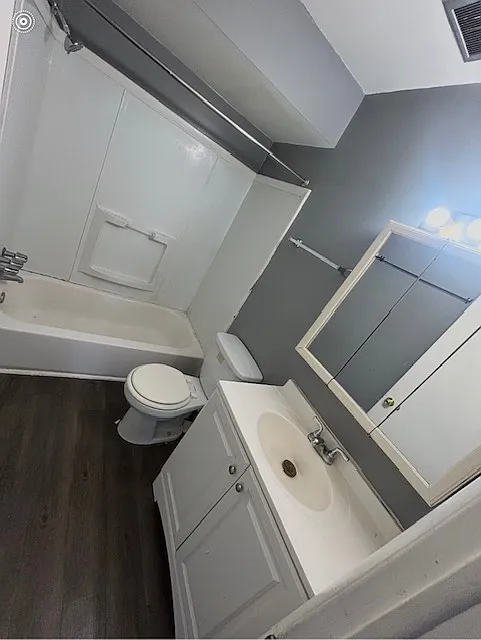 2 bed, 900 sqft, $900 — Photo 4