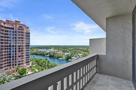 90 Edgewater Dr #Penthouse 18 — Photo 5