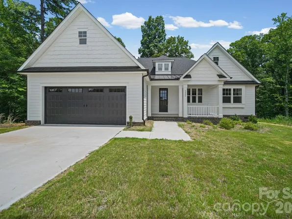 4024 Red Hill Way, Denver, NC 28037