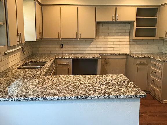 2nd image of 2118 Southmoor Dr