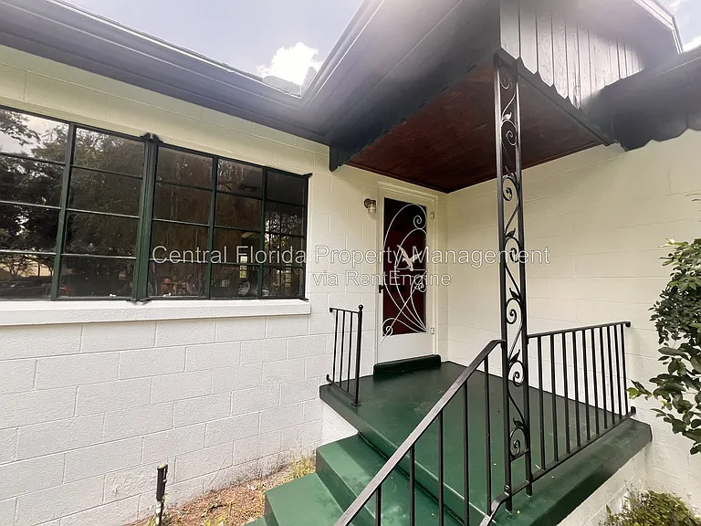 1261 Richmond Rd — Photo 3